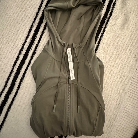 Lululemon Hooded Define Jacket! - Picture 7 of 8